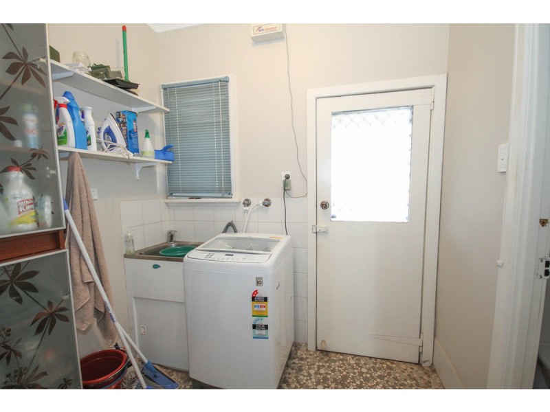 8 Knight Street, Northam WA 6401