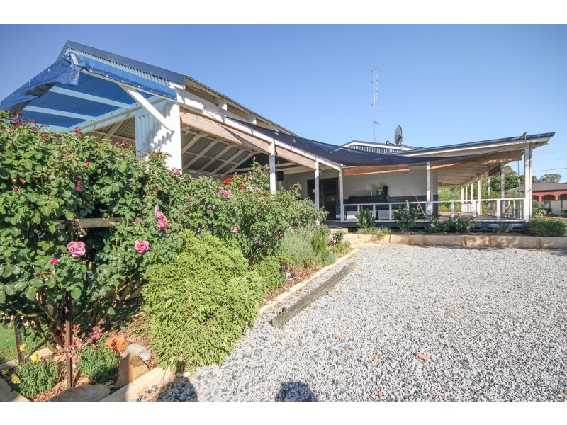 8 Knight Street, Northam WA 6401