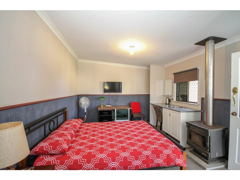 8 Knight Street, Northam WA 6401