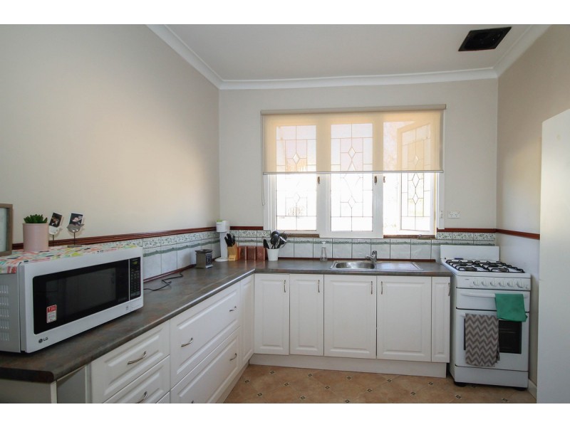 84 Suburban Road, Northam WA 6401