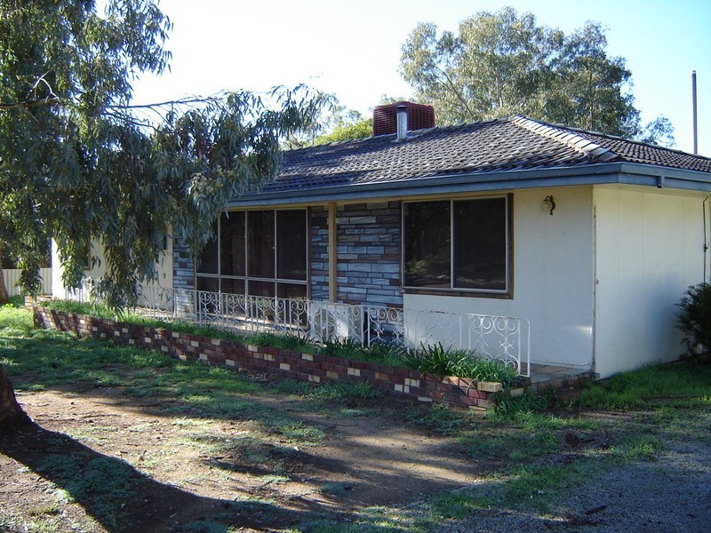 8 Herbert Street, Toodyay WA 6566