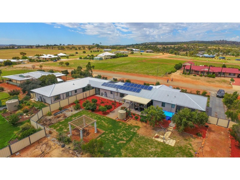 35 Langford Road, York WA 6302