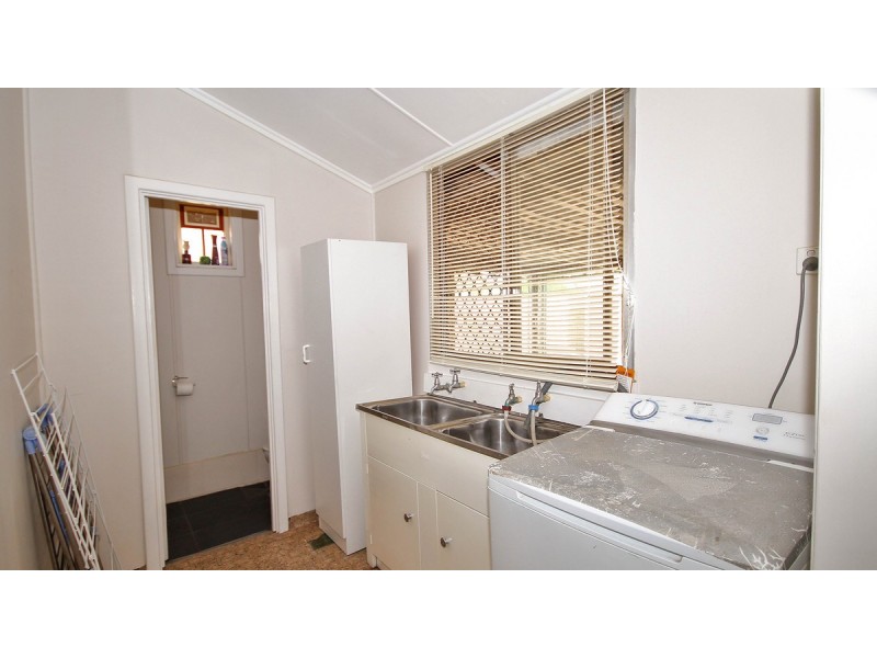 84 Suburban Road, Northam WA 6401