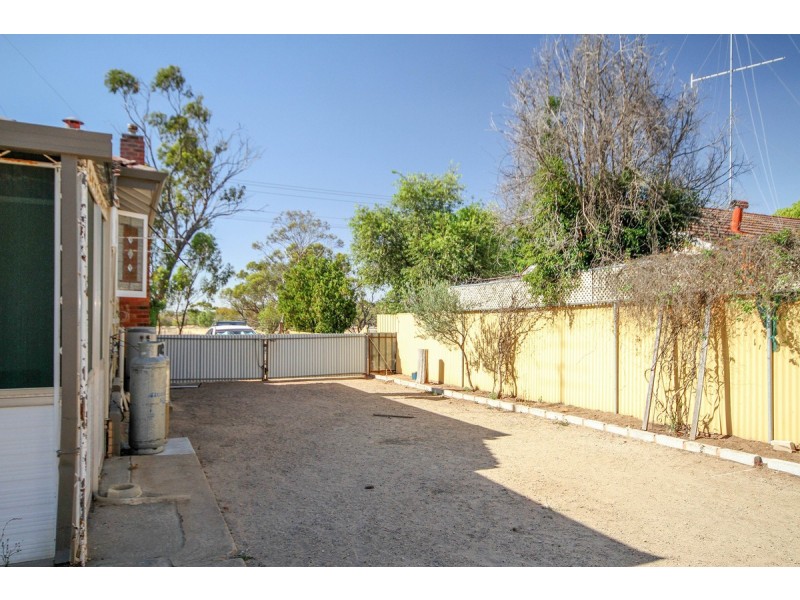 84 Suburban Road, Northam WA 6401