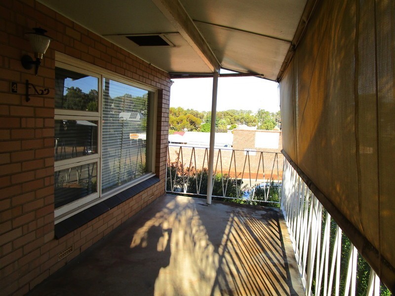 4 / 27 Burgoyne Street, Northam WA 6401