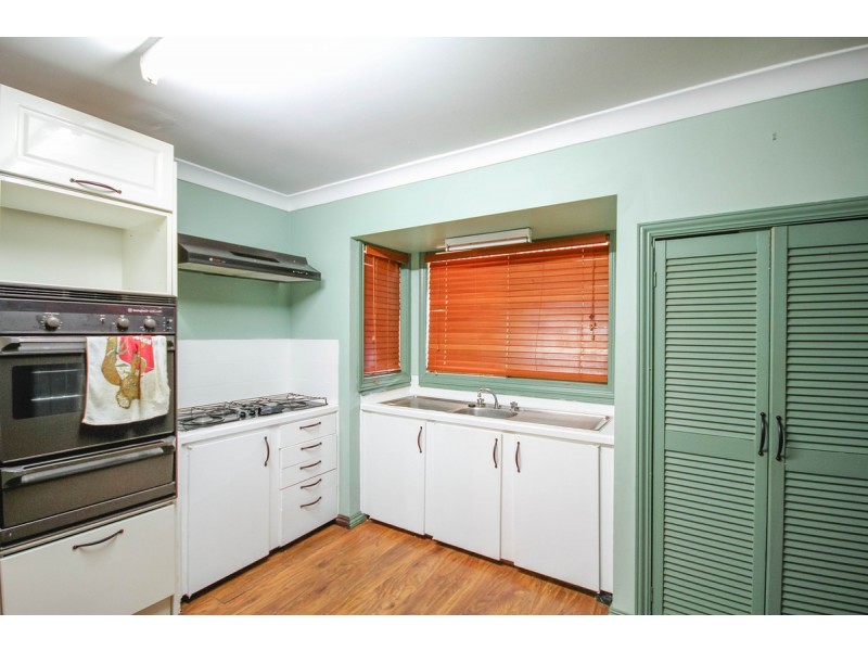 9 Yarran Place, York WA 6302