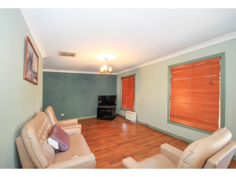 9 Yarran Place, York WA 6302