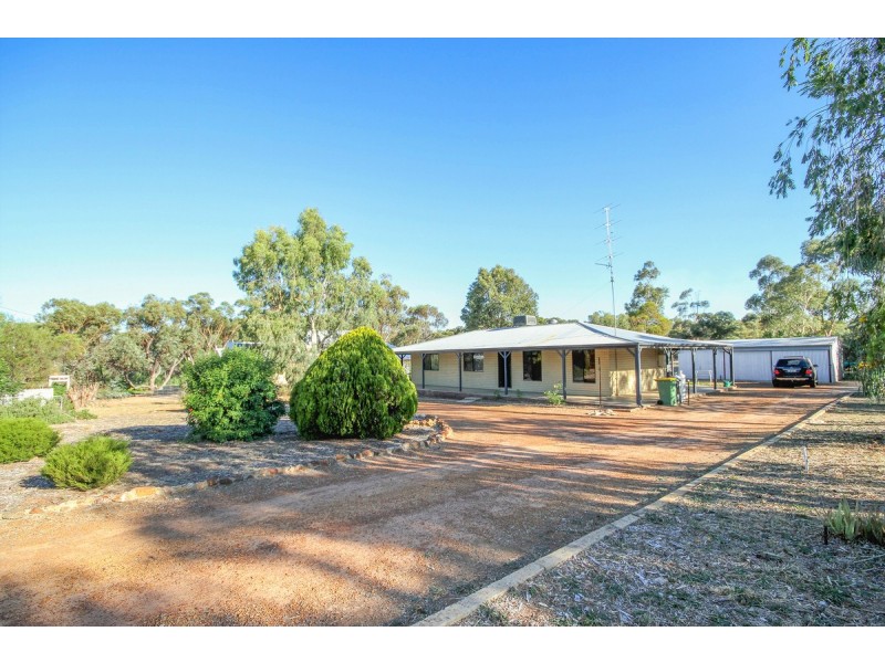 9 Yarran Place, York WA 6302