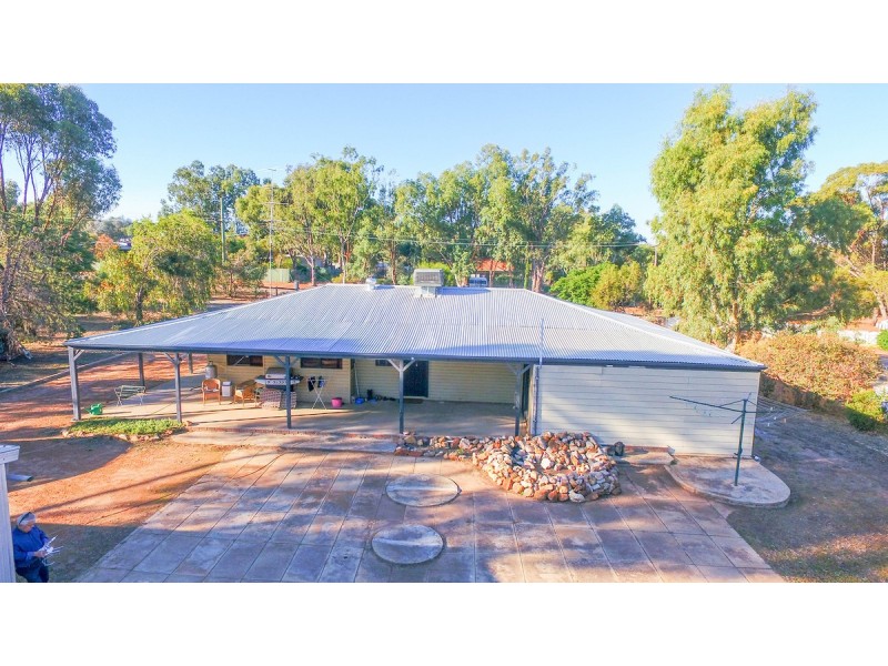 9 Yarran Place, York WA 6302
