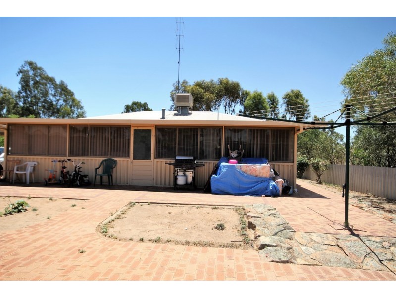 9 Nicholson Street, Northam WA 6401