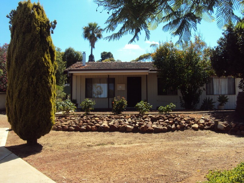 18 Telegraph Road, Toodyay WA 6566