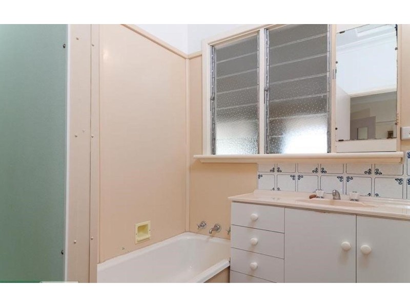 6 Strickland Avenue, Northam WA 6401