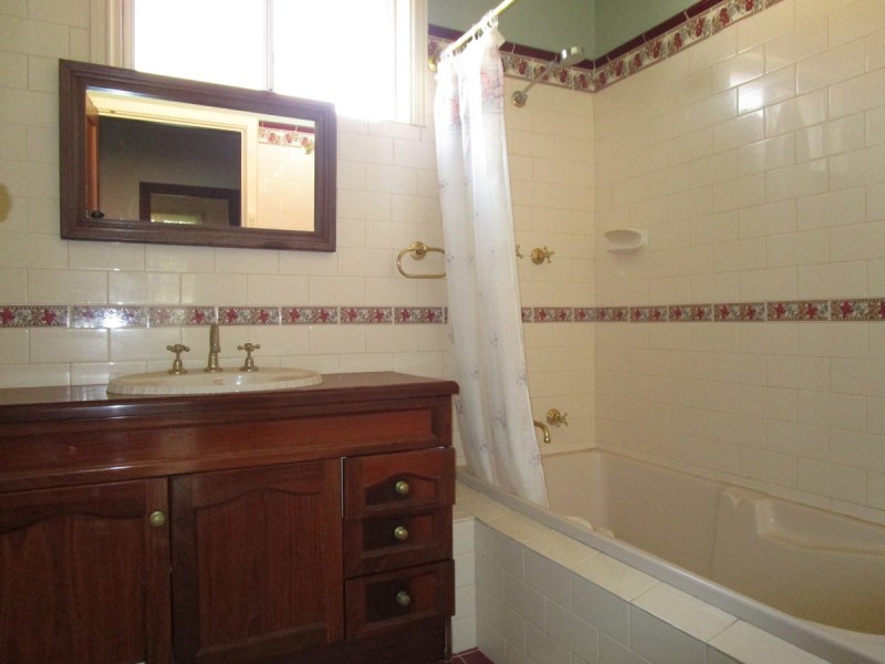 84 Chidlow Street, Northam WA 6401