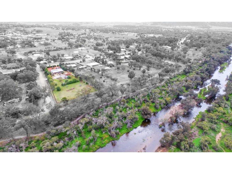 210 Avon Terrace, York WA 6302