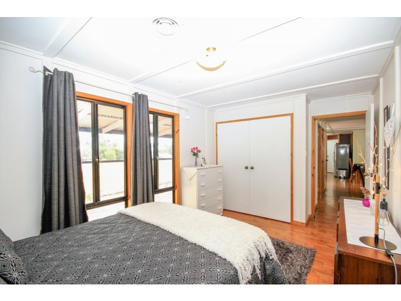 210 Avon Terrace, York WA 6302