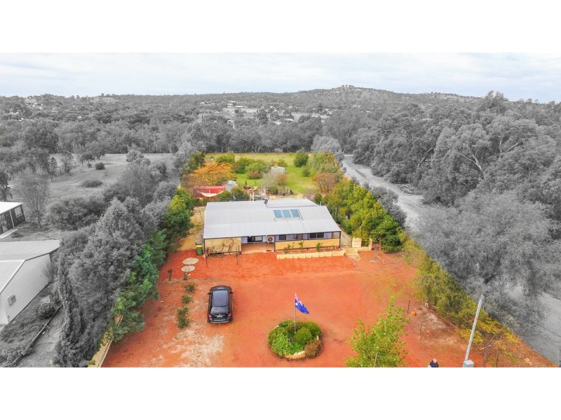 210 Avon Terrace, York WA 6302