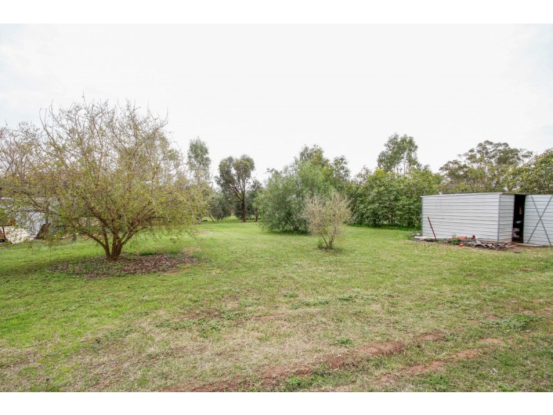 210 Avon Terrace, York WA 6302