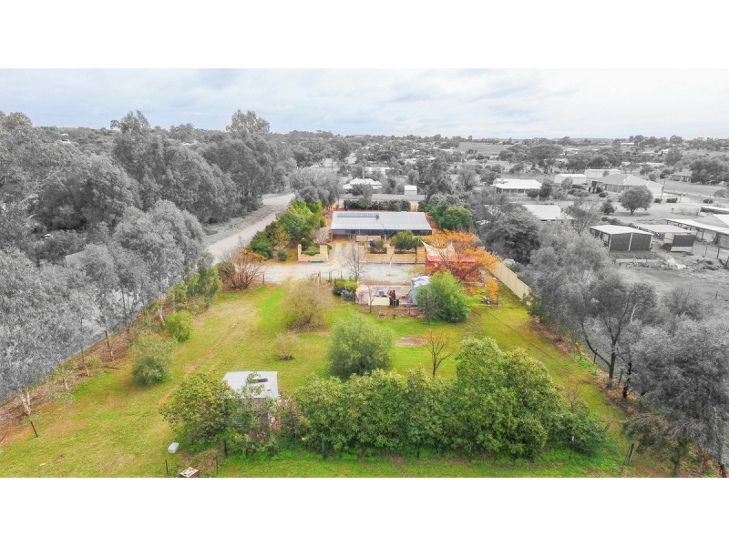 210 Avon Terrace, York WA 6302