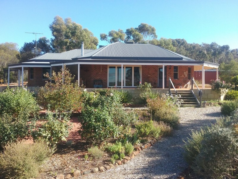 38 Lukin Road, Clackline WA 6564
