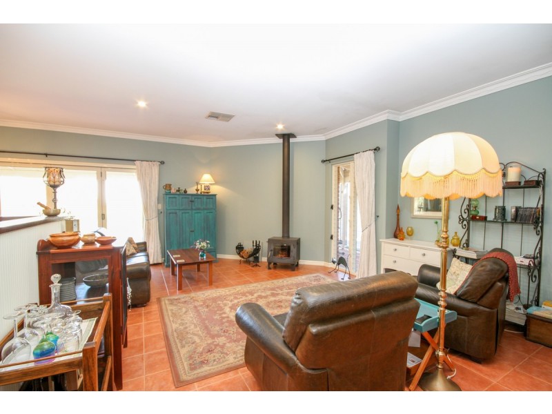 38 Lukin Road, Clackline WA 6564