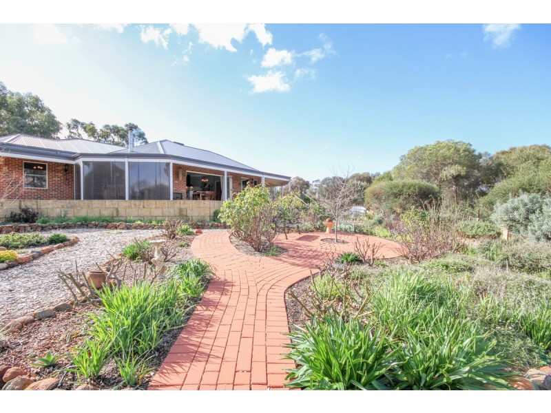 38 Lukin Road, Clackline WA 6564
