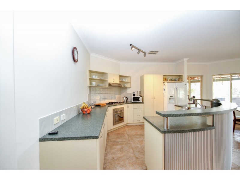 39 Valencia Lane, Bakers Hill WA 6562