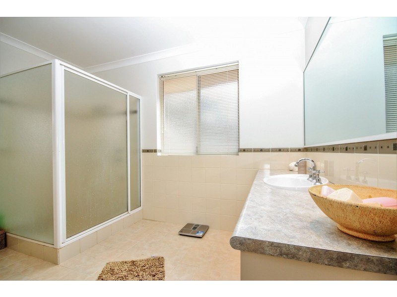 39 Valencia Lane, Bakers Hill WA 6562