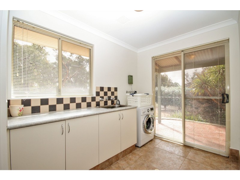 39 Valencia Lane, Bakers Hill WA 6562