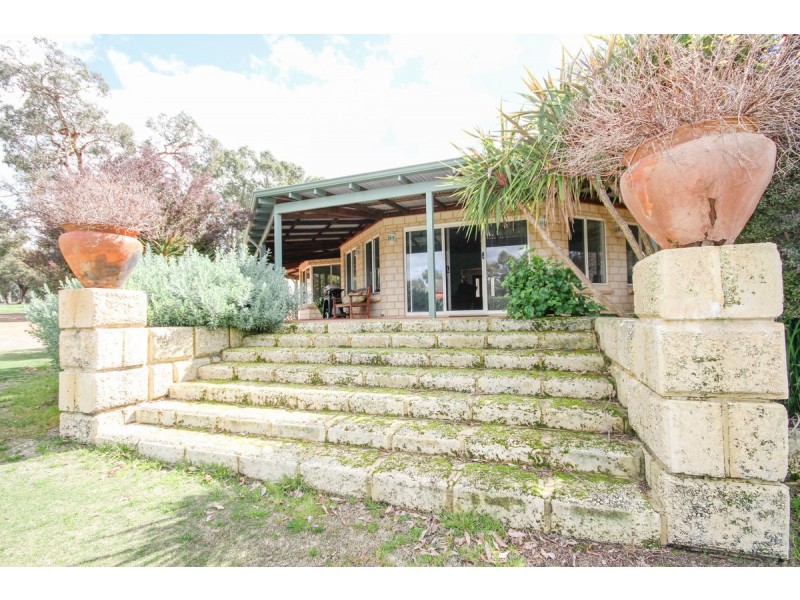 39 Valencia Lane, Bakers Hill WA 6562