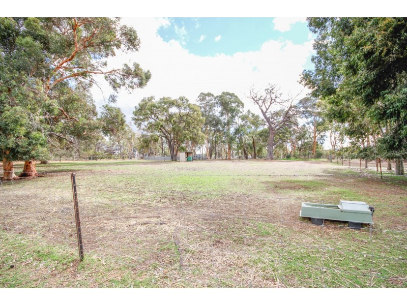 39 Valencia Lane, Bakers Hill WA 6562
