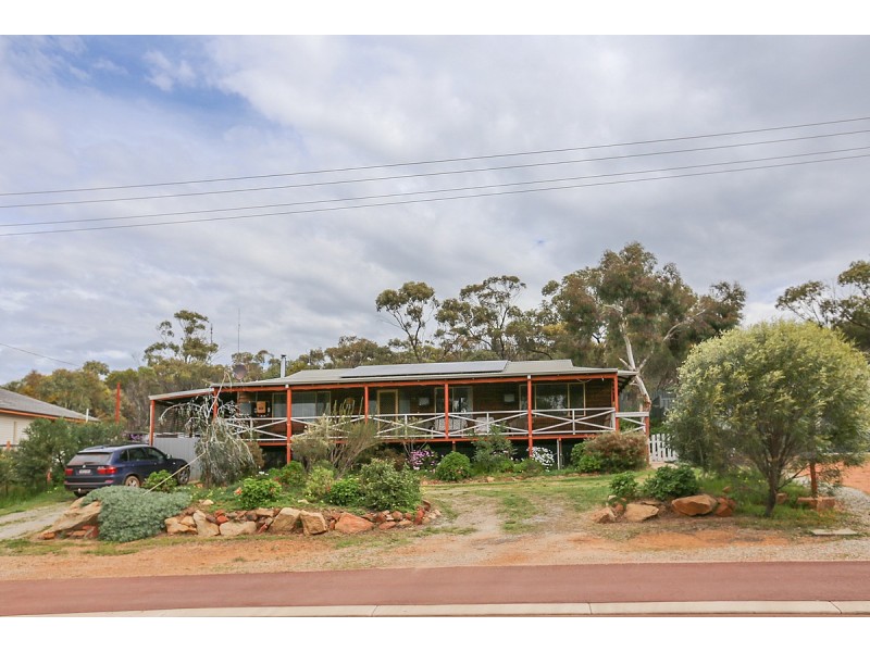 13 Hamersley Street, Toodyay WA 6566