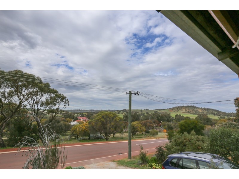 13 Hamersley Street, Toodyay WA 6566