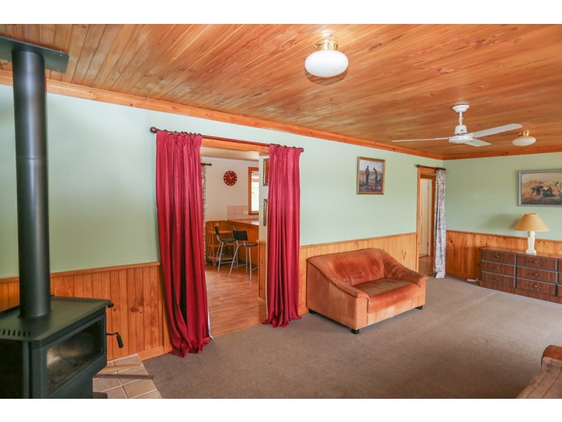 13 Hamersley Street, Toodyay WA 6566