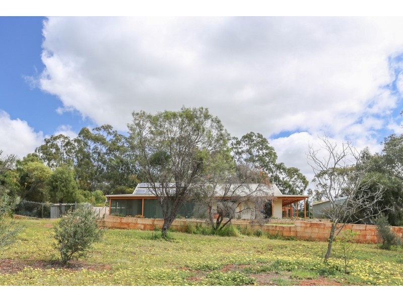 563 Julimar Road, Toodyay WA 6566