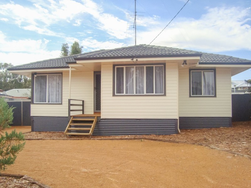 5 Rushton Crescent, Northam WA 6401