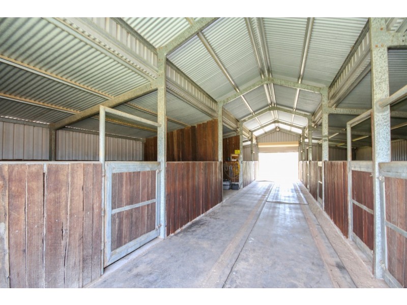 913 Grass Valley North Road, Southern Brook WA 6401
