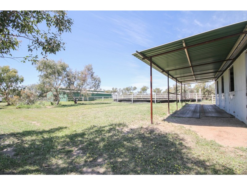 913 Grass Valley North Road, Southern Brook WA 6401