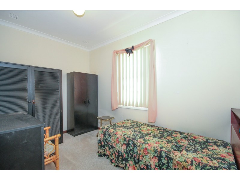 87 Caw Street, Merredin WA 6415
