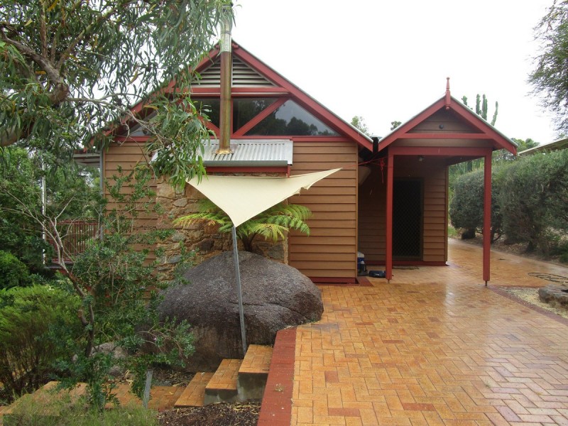 7 Glenlea Drive, Helena Valley WA 6056