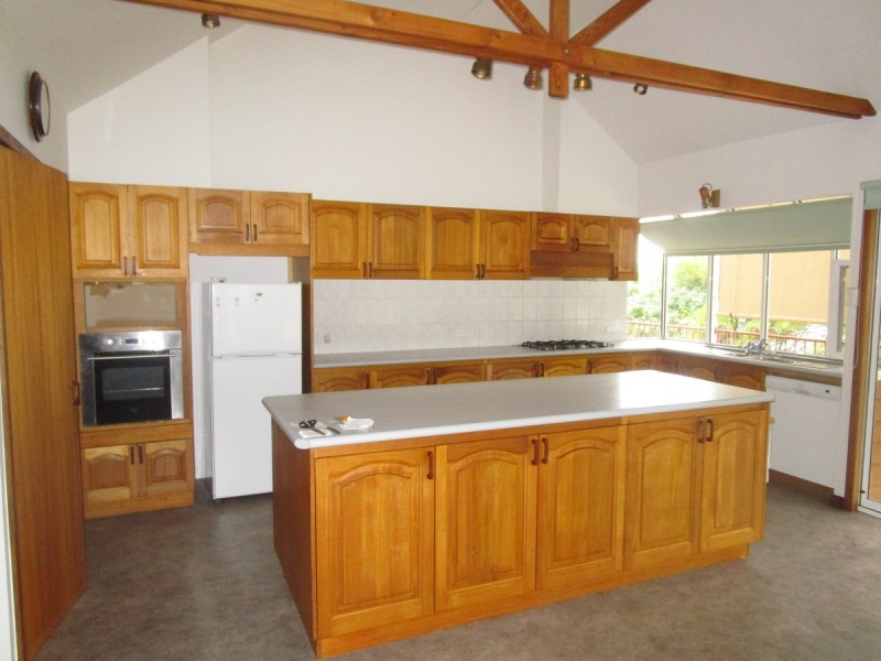 7 Glenlea Drive, Helena Valley WA 6056