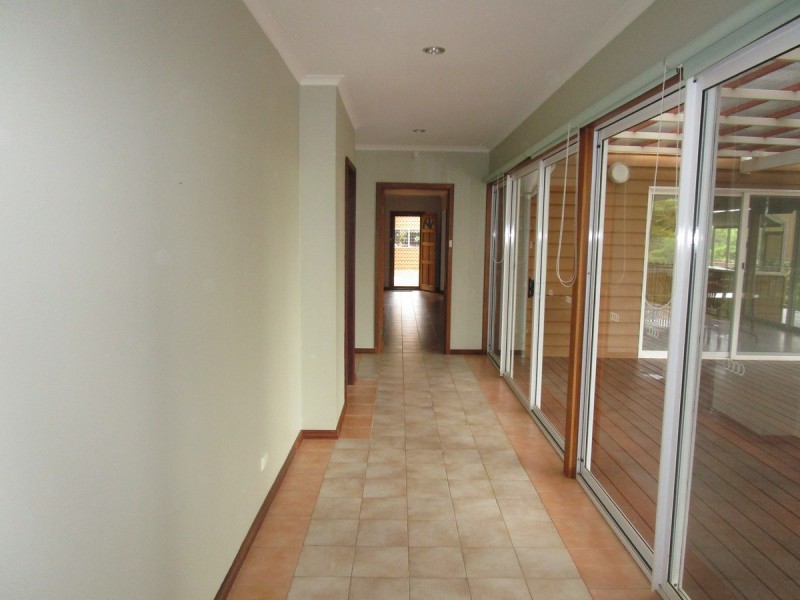 7 Glenlea Drive, Helena Valley WA 6056