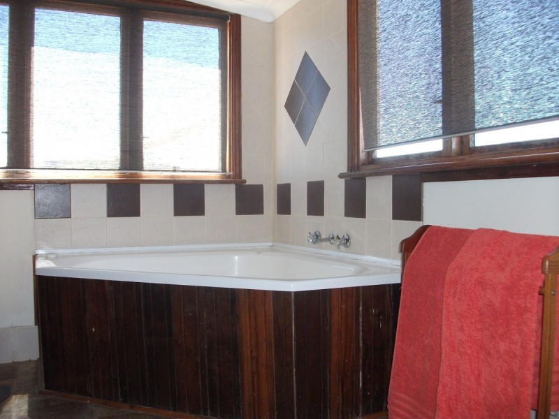 340 Lawrence Road, Southern Brook WA 6401