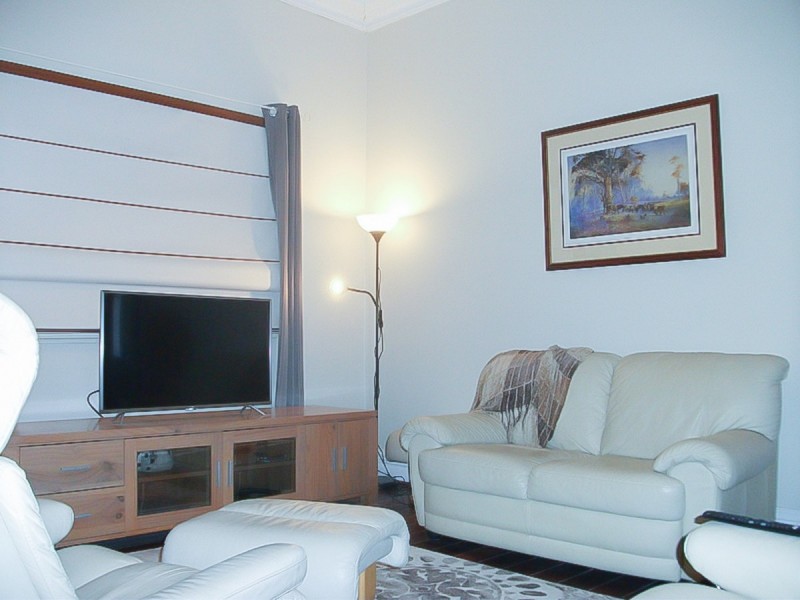 340 Lawrence Road, Southern Brook WA 6401