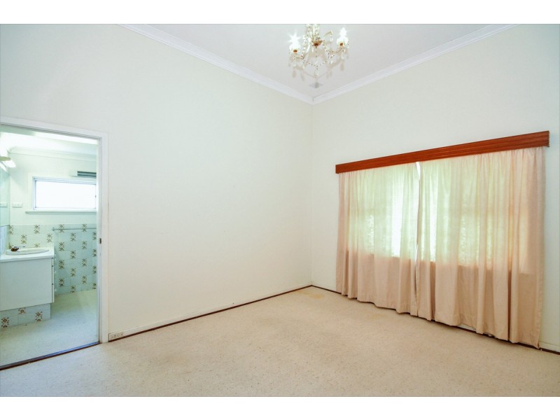 11 Hopetoun Avenue, Northam WA 6401