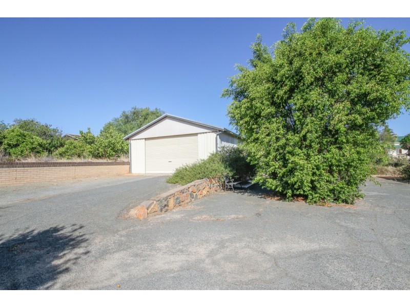 11 Hopetoun Avenue, Northam WA 6401