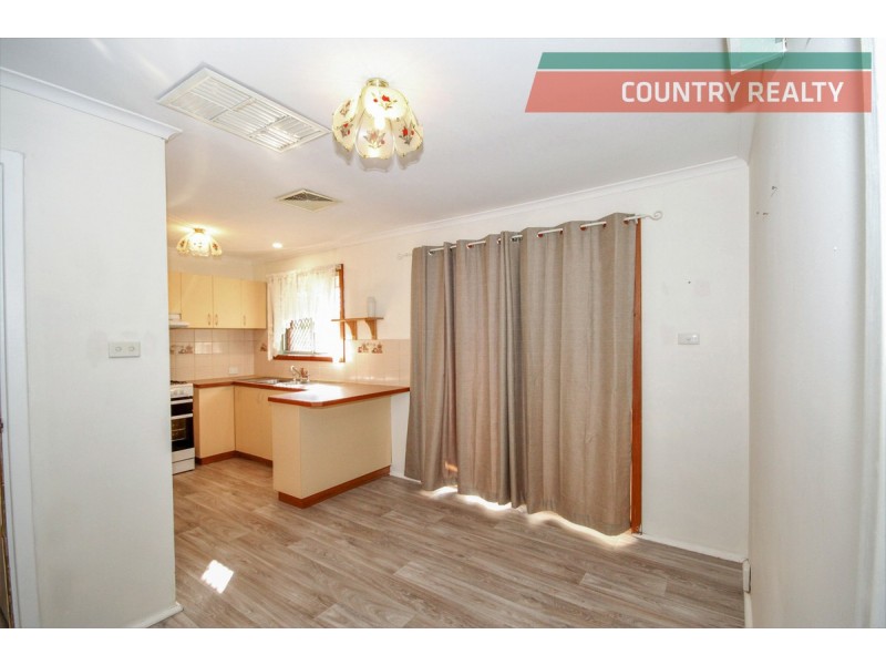 12 Clarkson Street, Northam WA 6401