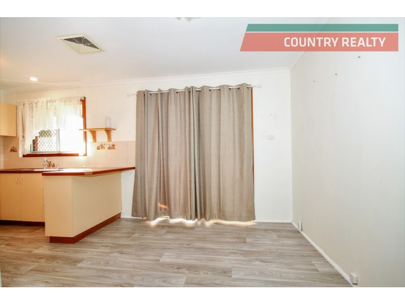 12 Clarkson Street, Northam WA 6401