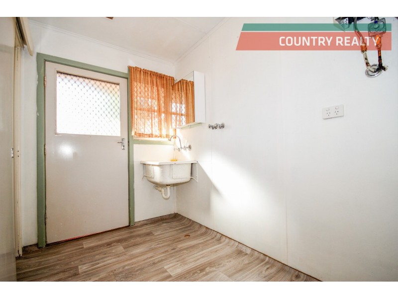 12 Clarkson Street, Northam WA 6401