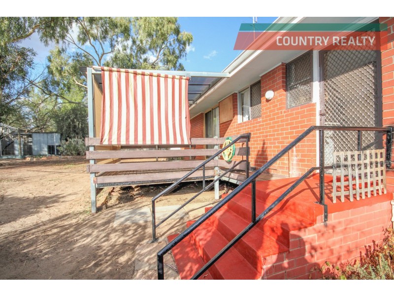 12 Clarkson Street, Northam WA 6401