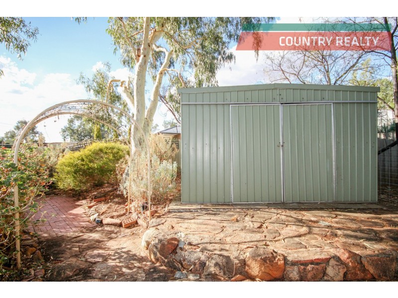 12 Clarkson Street, Northam WA 6401